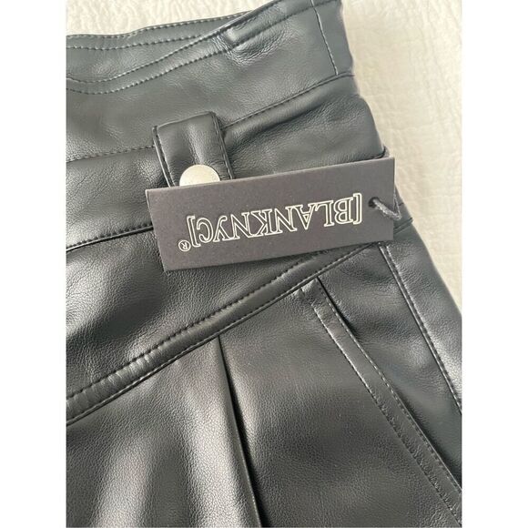 NWT - BLANK NYC Pleather High Waisted Paperbag Pants in Black - Picture 4 of 5